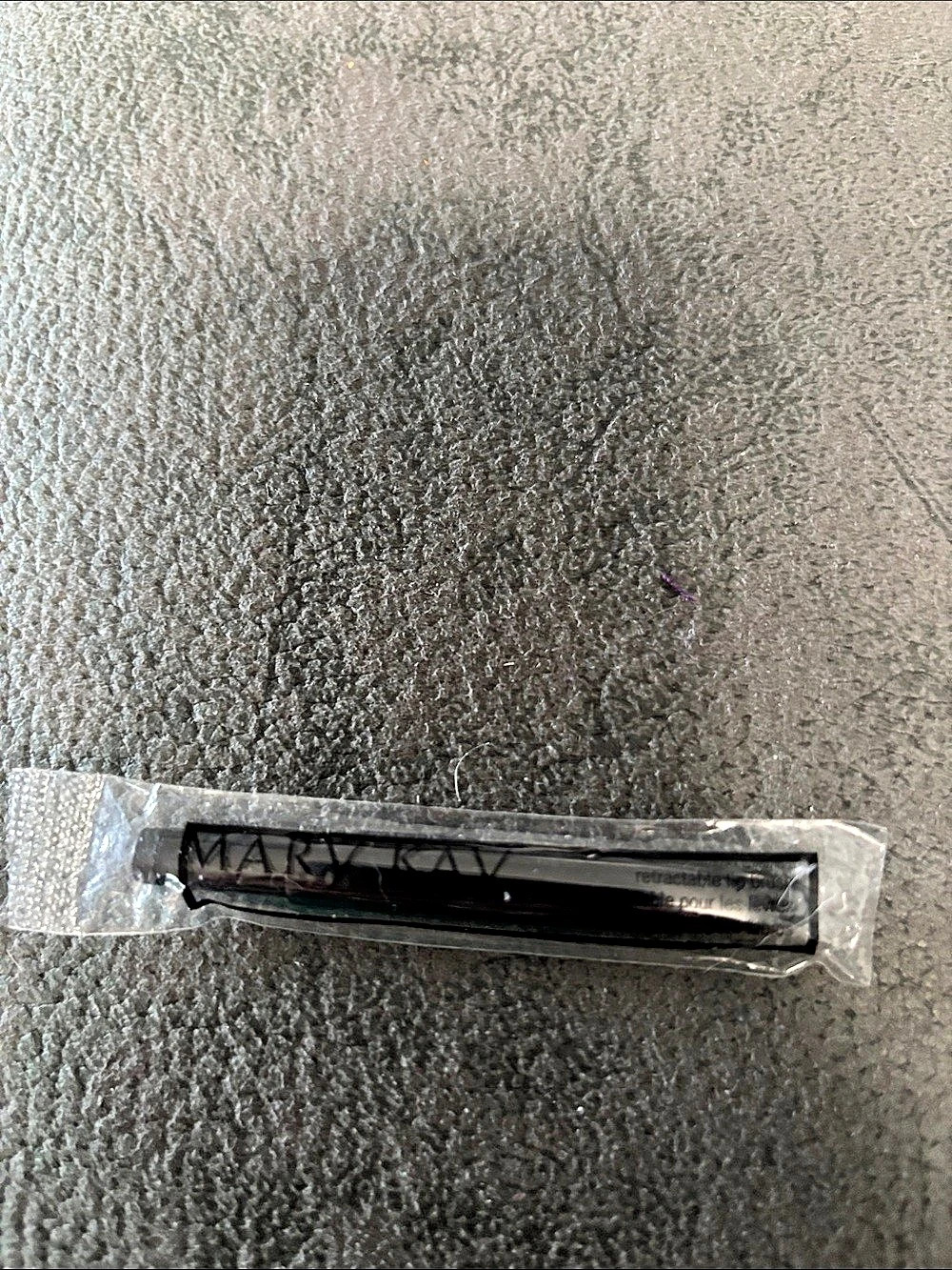 Mary Kay Retractable Lip Brush NWT